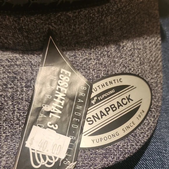 Columbia Charcoal and Black Snapback Hat - Picture 9 of 9